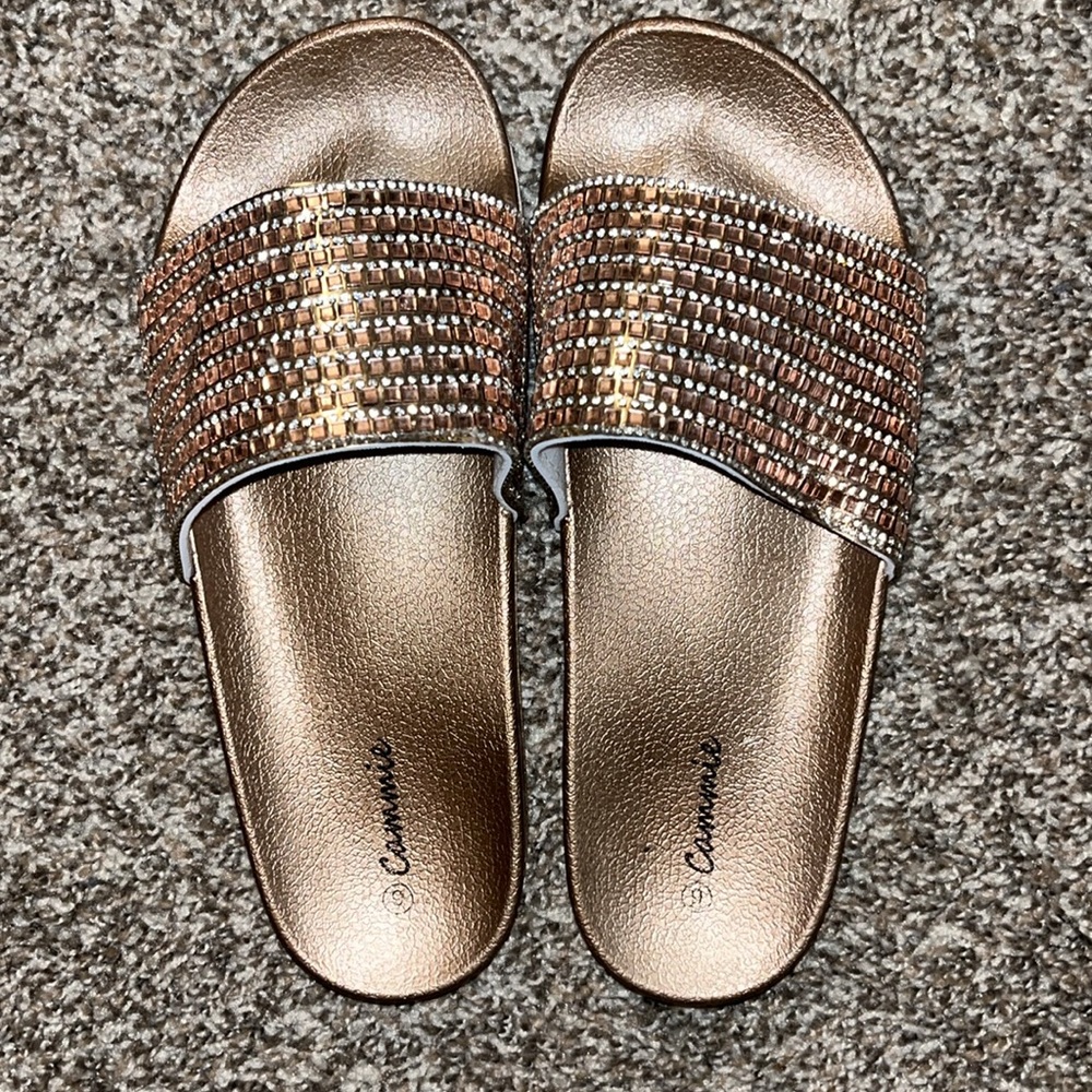 Metallic Embellished rubber slides - Picture 2 of 3